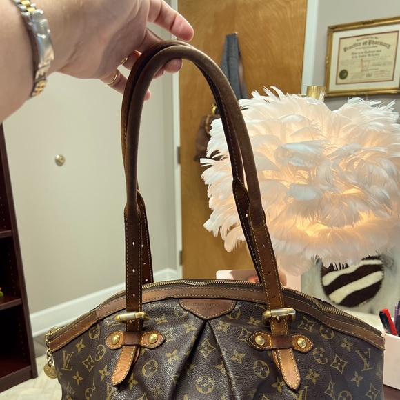 Authentic Louis Vuitton Monogram Tivoli GM - Picture 2 of 12